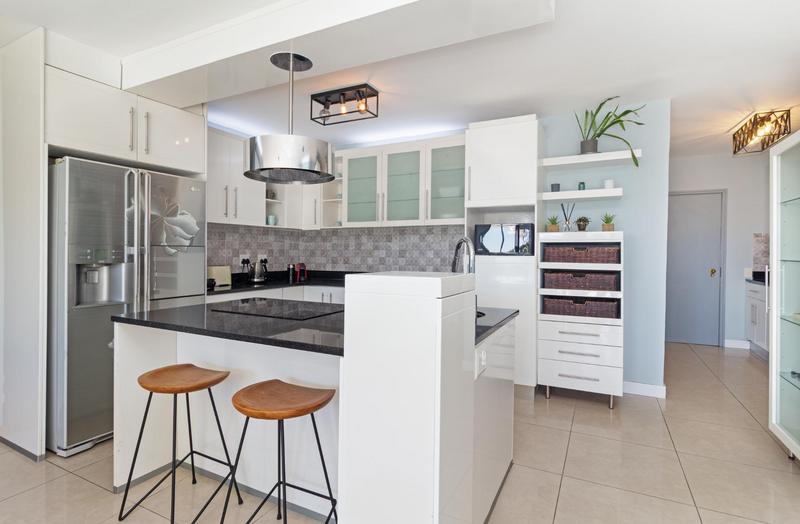 To Let 2 Bedroom Property for Rent in Dolphin Beach Western Cape